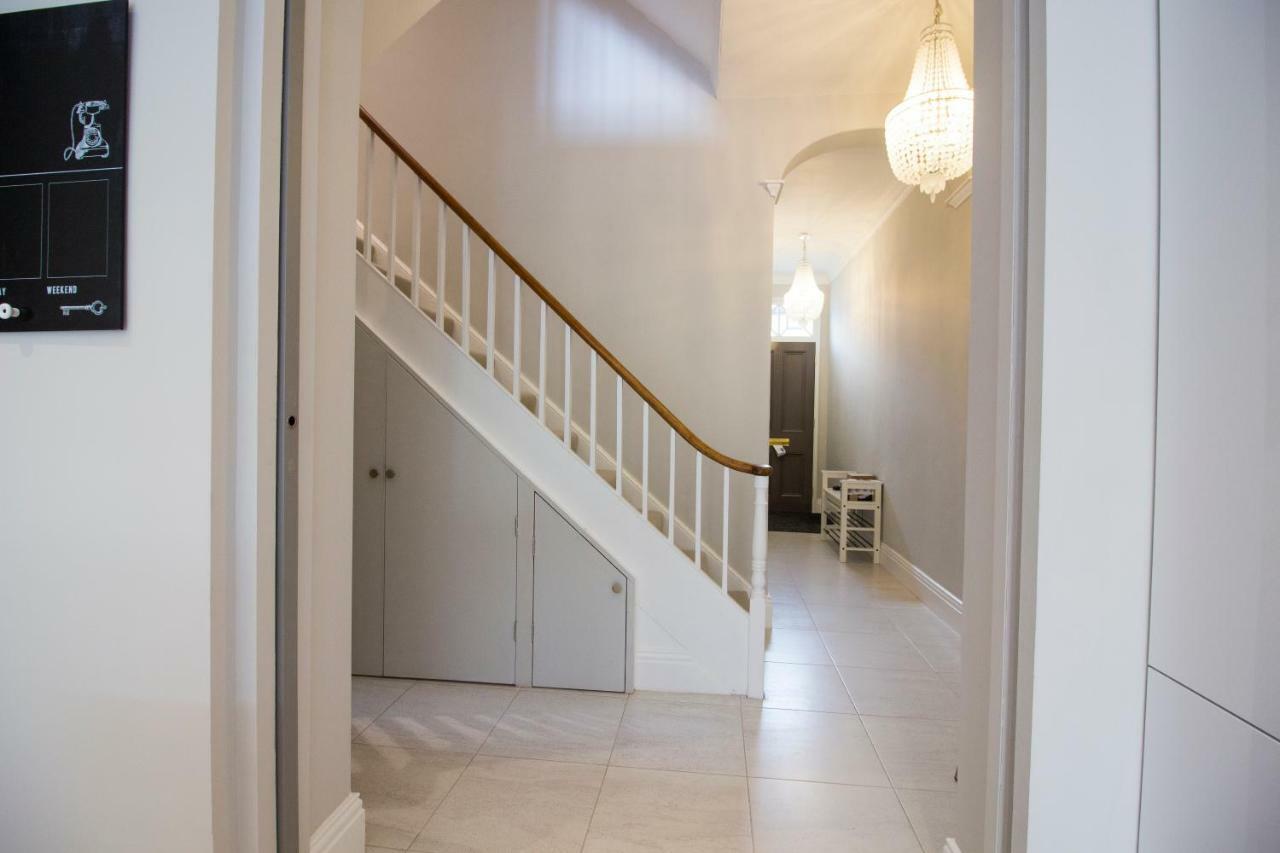 Apartamento The Retreat - 4bdr Family In The Heart Of *